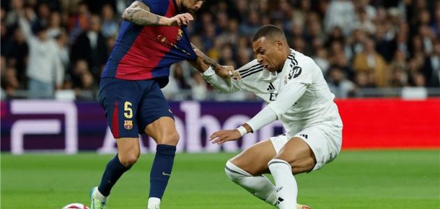 الكلاسيكو على الأبواب.. مواجهات تكتيكية مشتعلة بين أنشيلوتي وفليك في نهائي كأس الملك